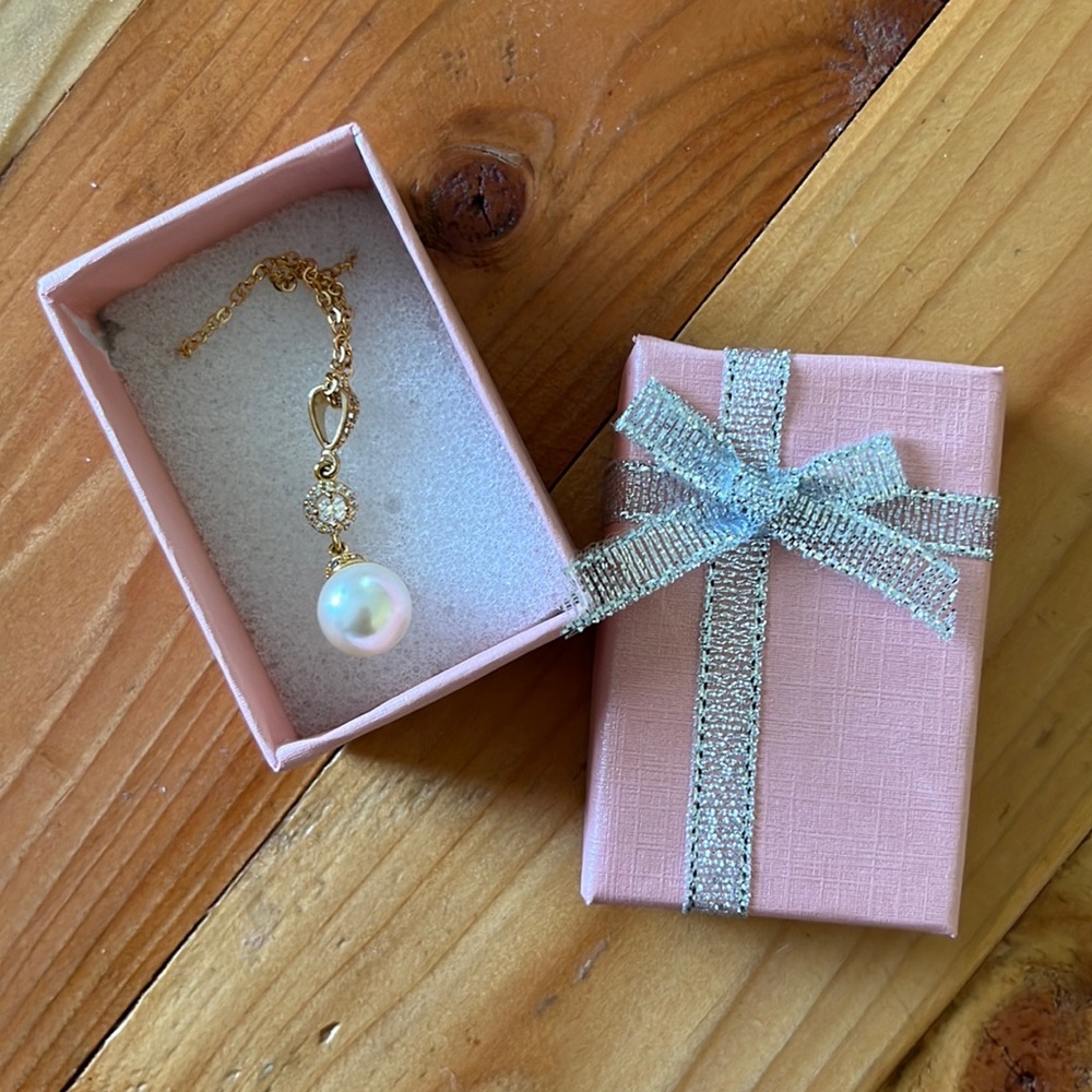 Gold Pearl Necklace